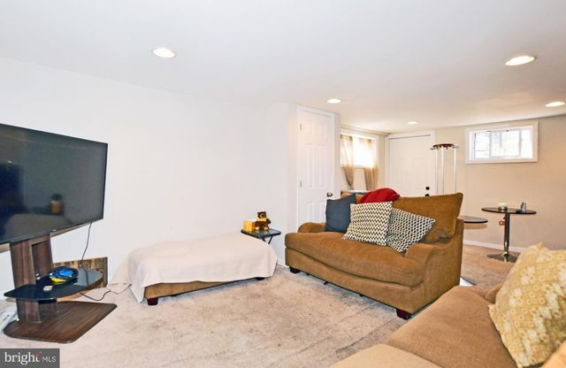 912 IRVINGTON ST, Oxon Hill, MD 20745