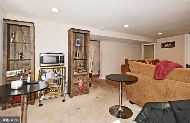 912 IRVINGTON ST, Oxon Hill, MD 20745