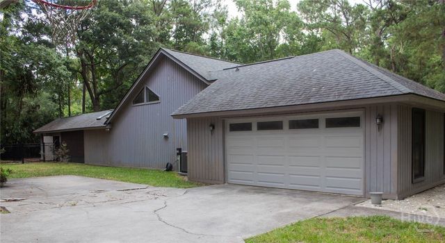 16 Old Martin Lane, Richmond Hill, GA 31324