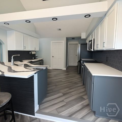 16 Old Martin Lane, Richmond Hill, GA 31324