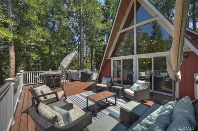 349 Castle Gate, Lake Arrowhead, CA 92352