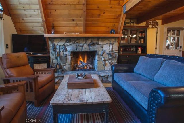 349 Castle Gate, Lake Arrowhead, CA 92352