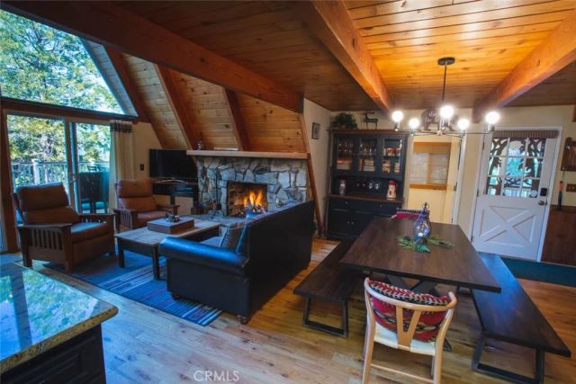 349 Castle Gate, Lake Arrowhead, CA 92352