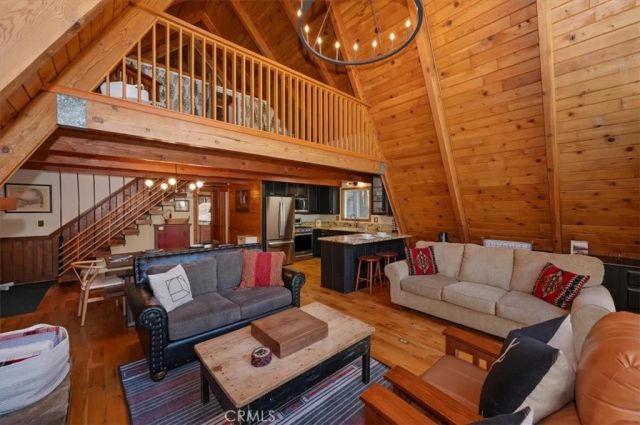 349 Castle Gate, Lake Arrowhead, CA 92352