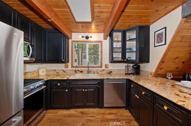 349 Castle Gate, Lake Arrowhead, CA 92352