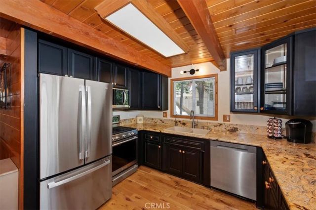 349 Castle Gate, Lake Arrowhead, CA 92352