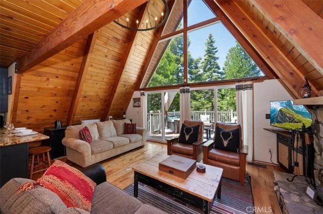 349 Castle Gate, Lake Arrowhead, CA 92352
