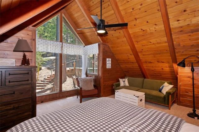 349 Castle Gate, Lake Arrowhead, CA 92352