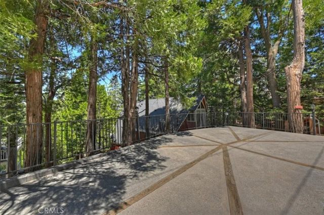 349 Castle Gate, Lake Arrowhead, CA 92352