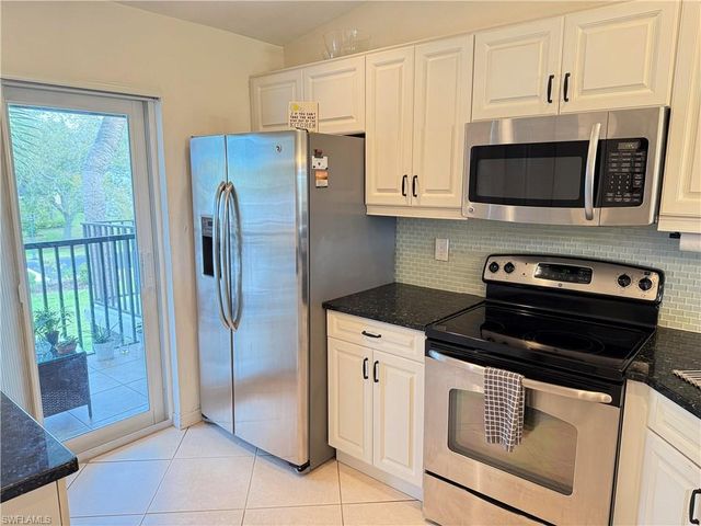 4070 Northlight DR 1612, Naples, FL 34112