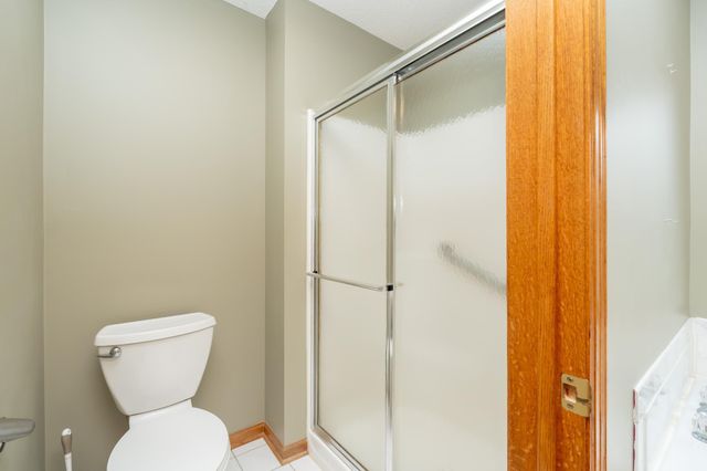 910 Deercreek Parkway, Belle Plaine, MN 56011