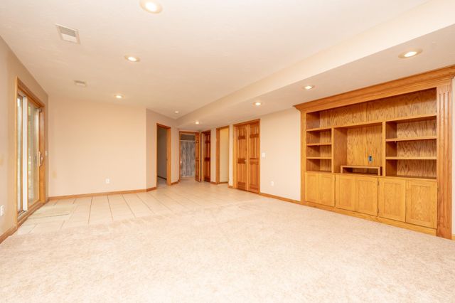 910 Deercreek Parkway, Belle Plaine, MN 56011