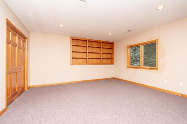 910 Deercreek Parkway, Belle Plaine, MN 56011