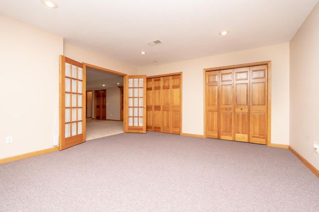 910 Deercreek Parkway, Belle Plaine, MN 56011