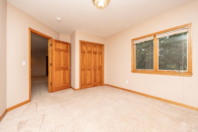 910 Deercreek Parkway, Belle Plaine, MN 56011