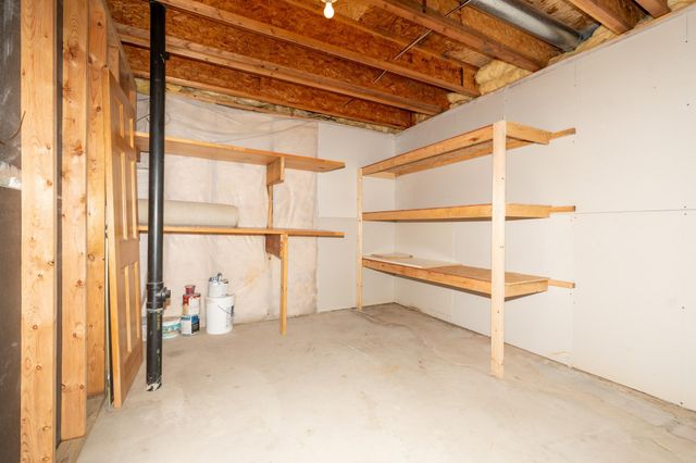 910 Deercreek Parkway, Belle Plaine, MN 56011