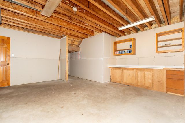 910 Deercreek Parkway, Belle Plaine, MN 56011