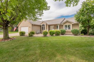 910 Deercreek Parkway, Belle Plaine, MN 56011