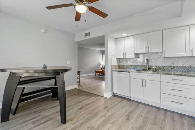 5160 Las Verdes Circle 314, Delray Beach, FL 33484