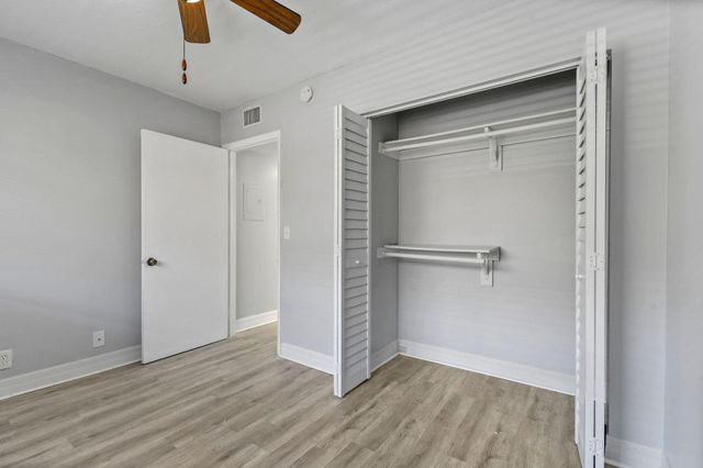 5160 Las Verdes Circle 314, Delray Beach, FL 33484