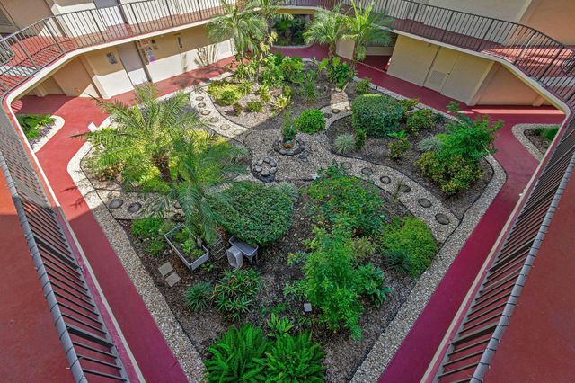 5160 Las Verdes Circle 314, Delray Beach, FL 33484