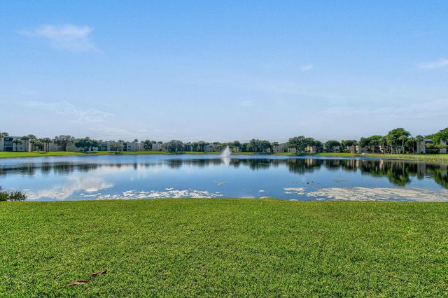 5160 Las Verdes Circle 314, Delray Beach, FL 33484