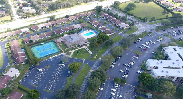 5160 Las Verdes Circle 314, Delray Beach, FL 33484