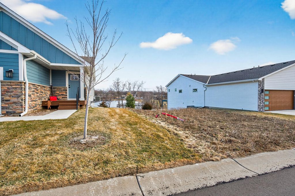 221 McCarrons Place W, Roseville, MN 55113 — photo 3