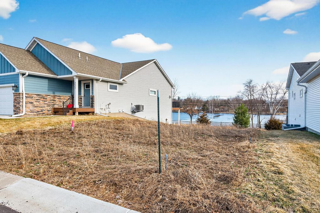 221 McCarrons Place W, Roseville, MN 55113 — photo 5