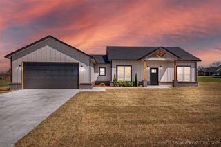 26055 E 732 Road, Wagoner, OK 74467