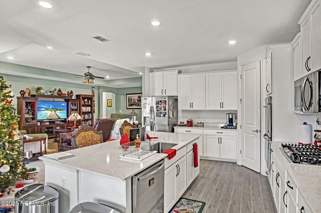 75077 PONDSIDE Lane, Yulee, FL 32097