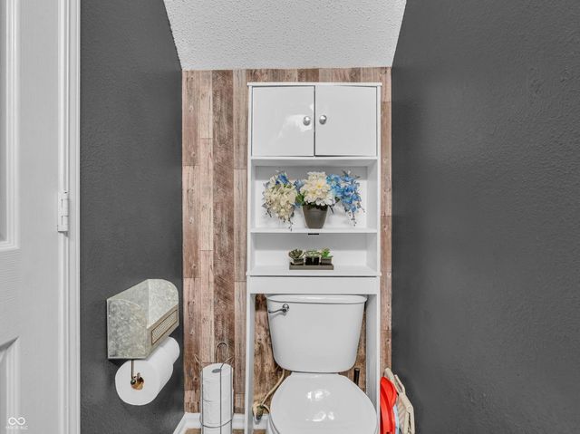 8648 Wheatfield Drive, Indianapolis, IN 46113