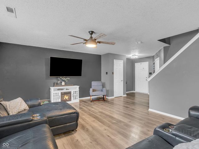 8648 Wheatfield Drive, Indianapolis, IN 46113