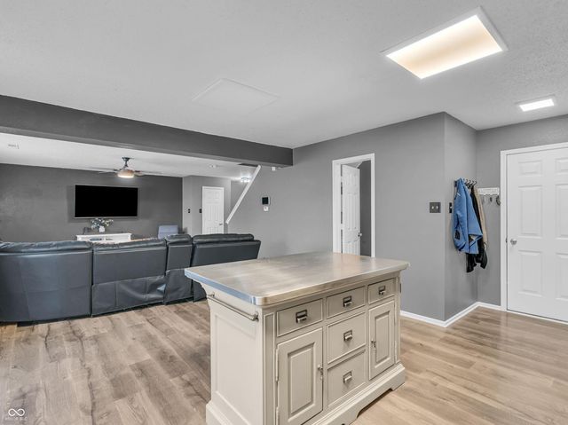 8648 Wheatfield Drive, Indianapolis, IN 46113