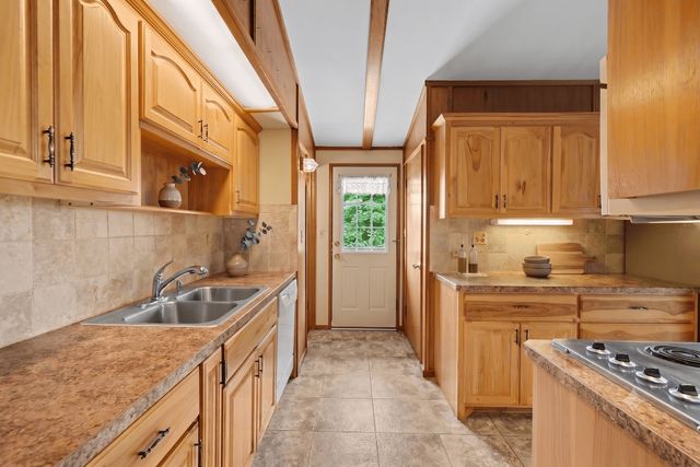158 County Road E, Houlton, WI 54082