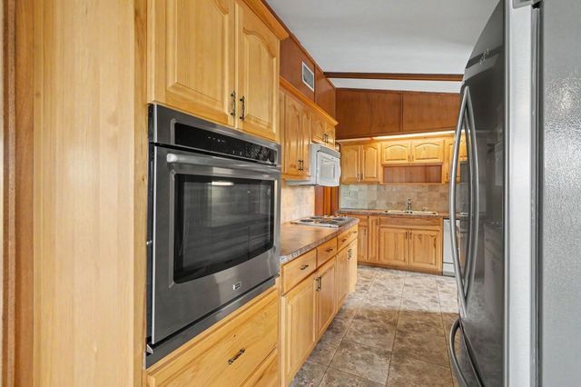 158 County Road E, Houlton, WI 54082