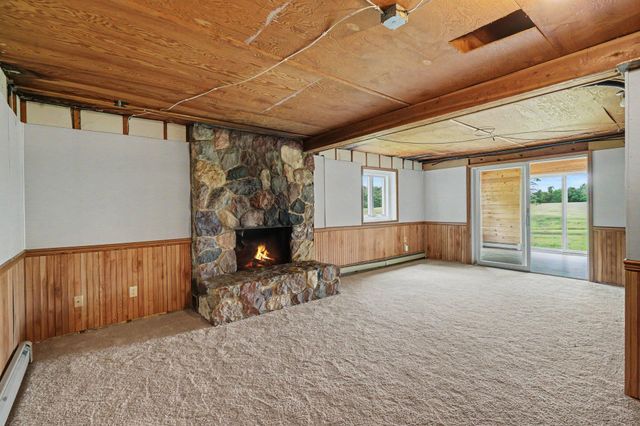158 County Road E, Houlton, WI 54082