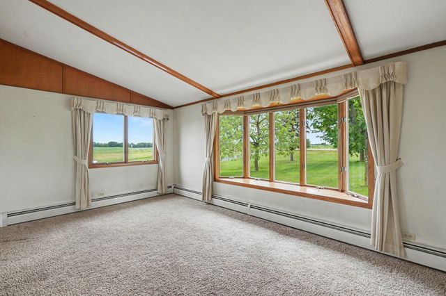158 County Road E, Houlton, WI 54082