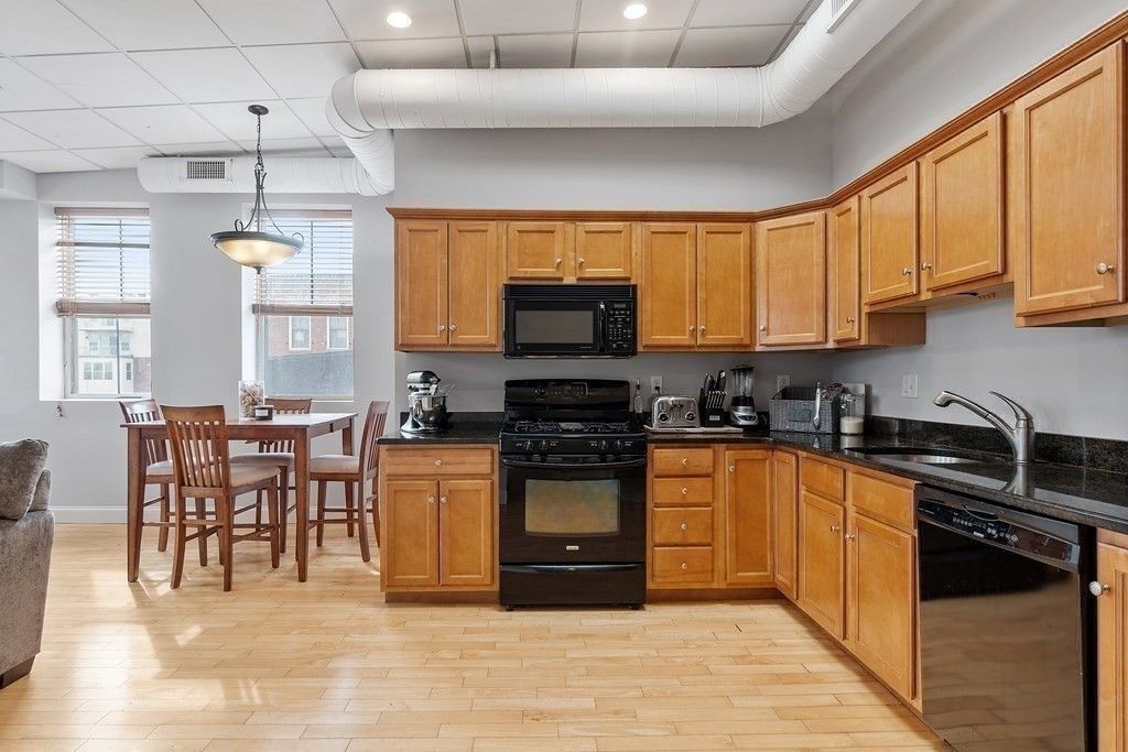 24 Washington St 402, Haverhill, MA 01832