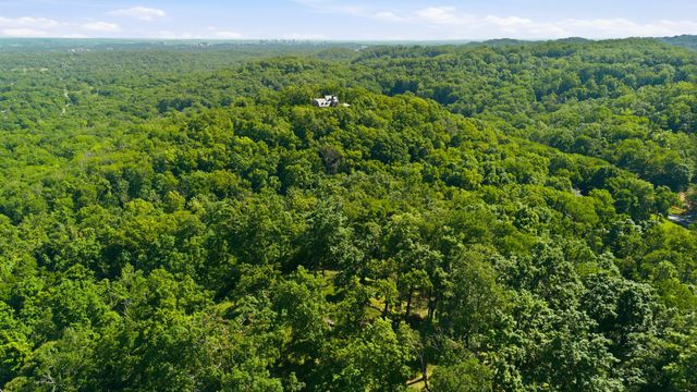 3 Saint James Pl, Nashville, TN 37215