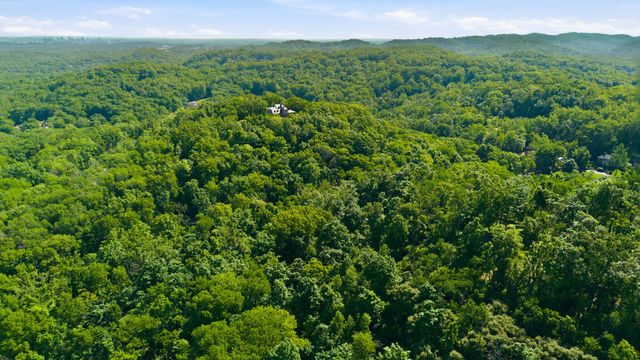 3 Saint James Pl, Nashville, TN 37215