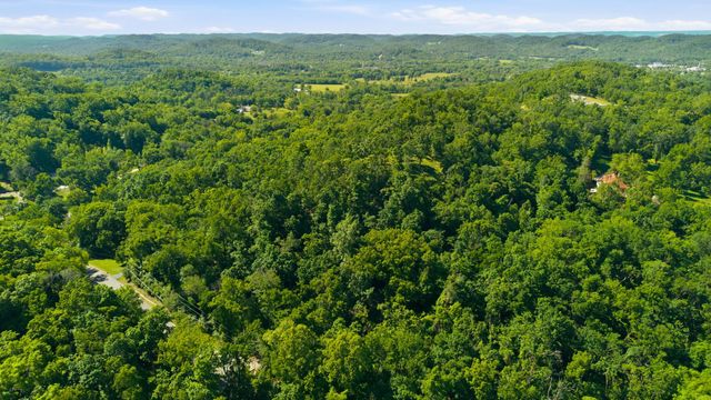 3 Saint James Pl, Nashville, TN 37215