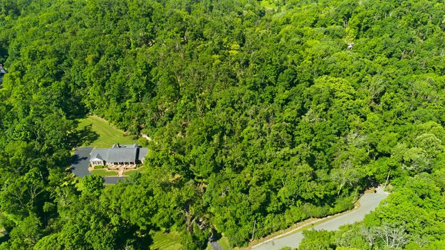 3 Saint James Pl, Nashville, TN 37215