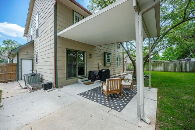 323 S Village Rd, Andover, KS 67002