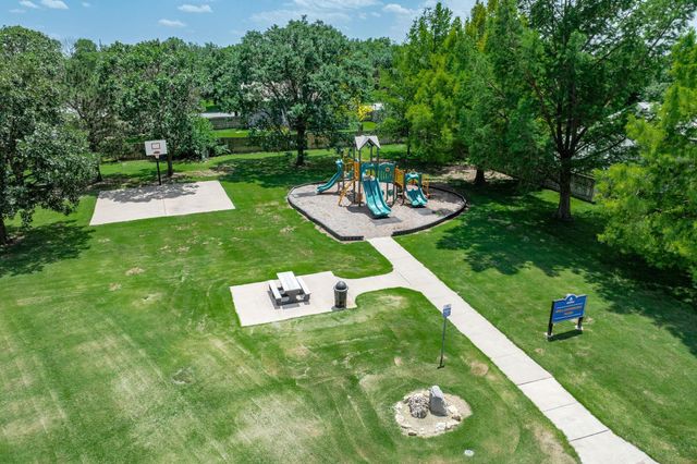 323 S Village Rd, Andover, KS 67002