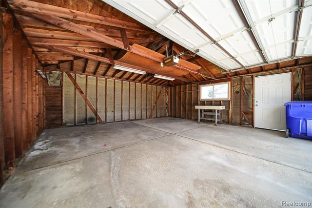 17949 S Wind Drive, Fraser, MI 48026