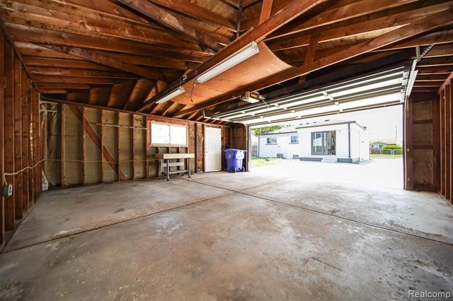 17949 S Wind Drive, Fraser, MI 48026