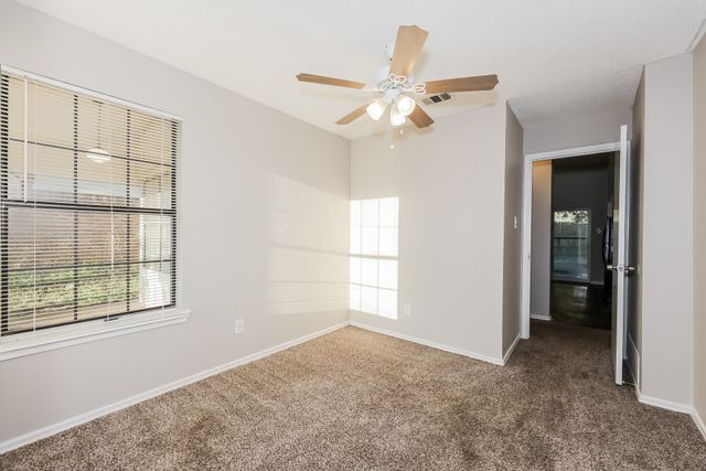 6014 Glenwood Drive, Arlington, TX 76017