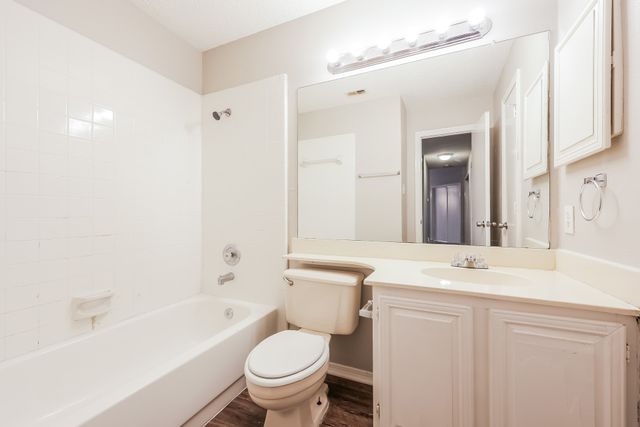 6014 Glenwood Drive, Arlington, TX 76017