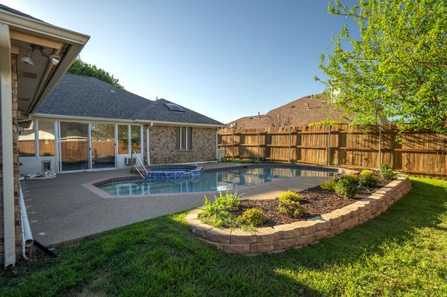 2901 Flamingo Circle, Southlake, TX 76092